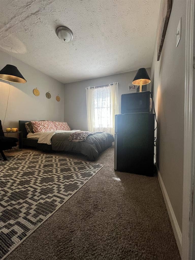 Room in beautiful Decatur home,