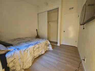 Central Room available!!