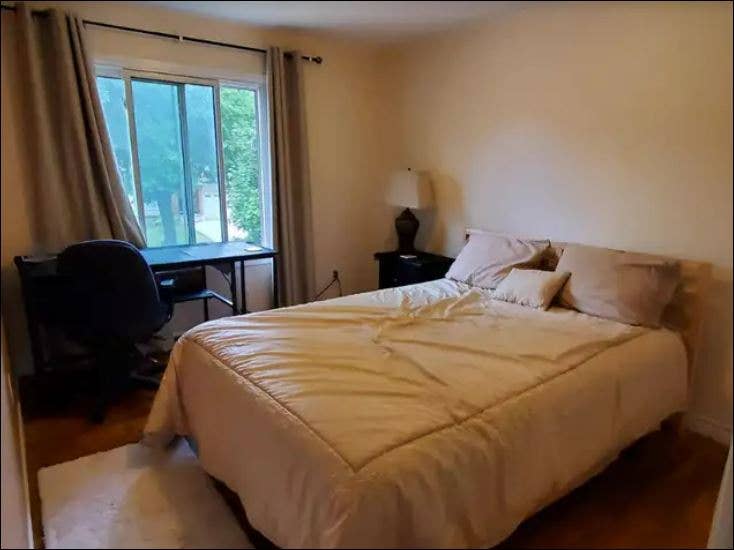 Female room rental -Avail. April 1