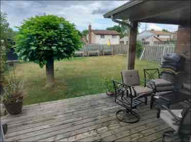 Female room rental -Avail. April 1