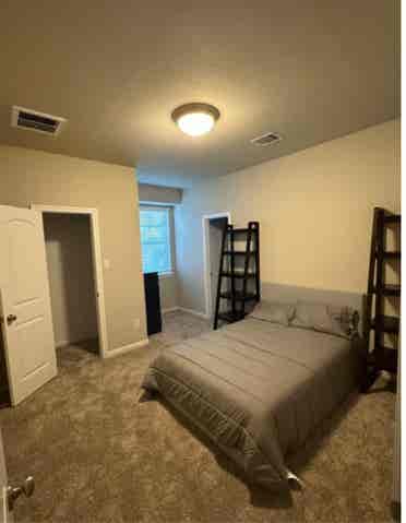 Quiet room in Cypress (Near )