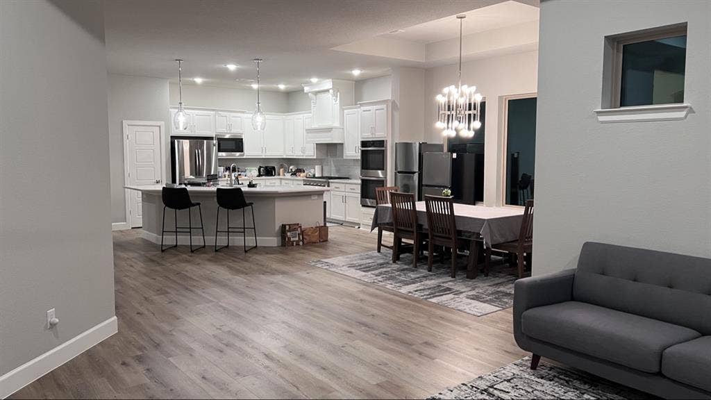 Room Available in Arlington-Female