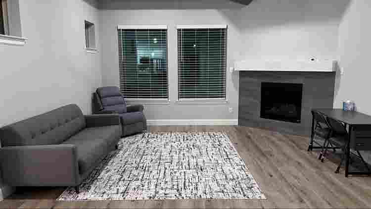 Room Available in Arlington-Female