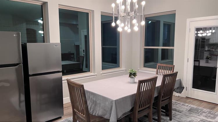 Room Available in Arlington-Female