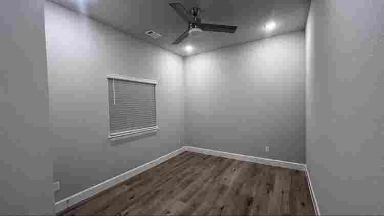 Room Available in Arlington-Female