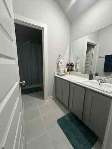 FEMALES ONLY ROOM FOR RENT w/ bath