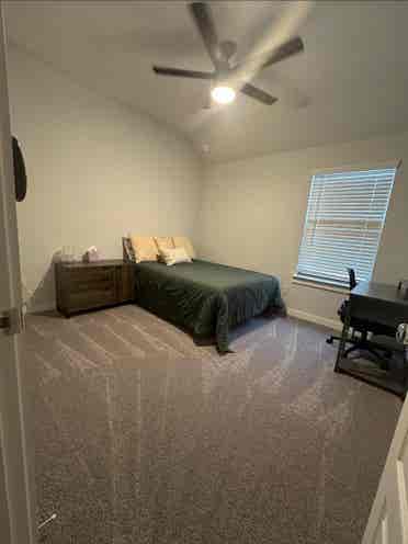FEMALES ONLY ROOM FOR RENT w/ bath