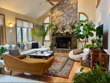 Housemate - Lakeside county home