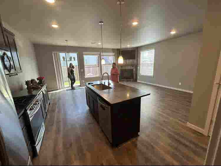 Roommate wanted Vancouver, WA!