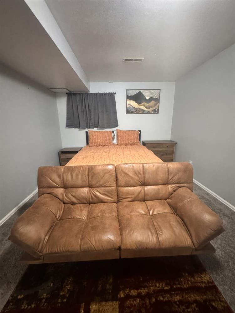 Cozy -Bath Furnished