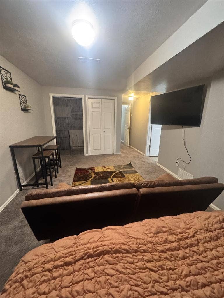 Cozy -Bath Furnished