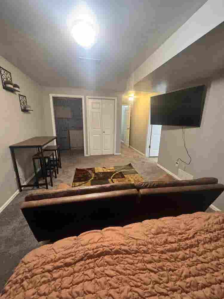Cozy -Bath Furnished