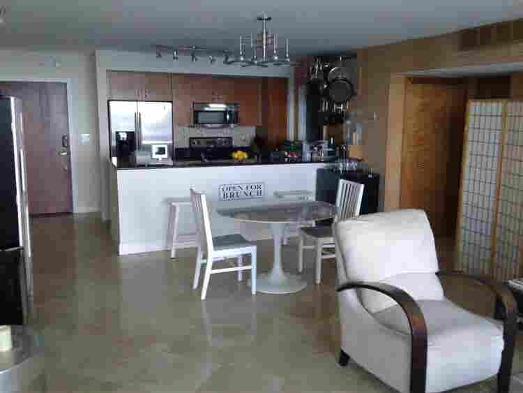Penthouse share w World Class Views