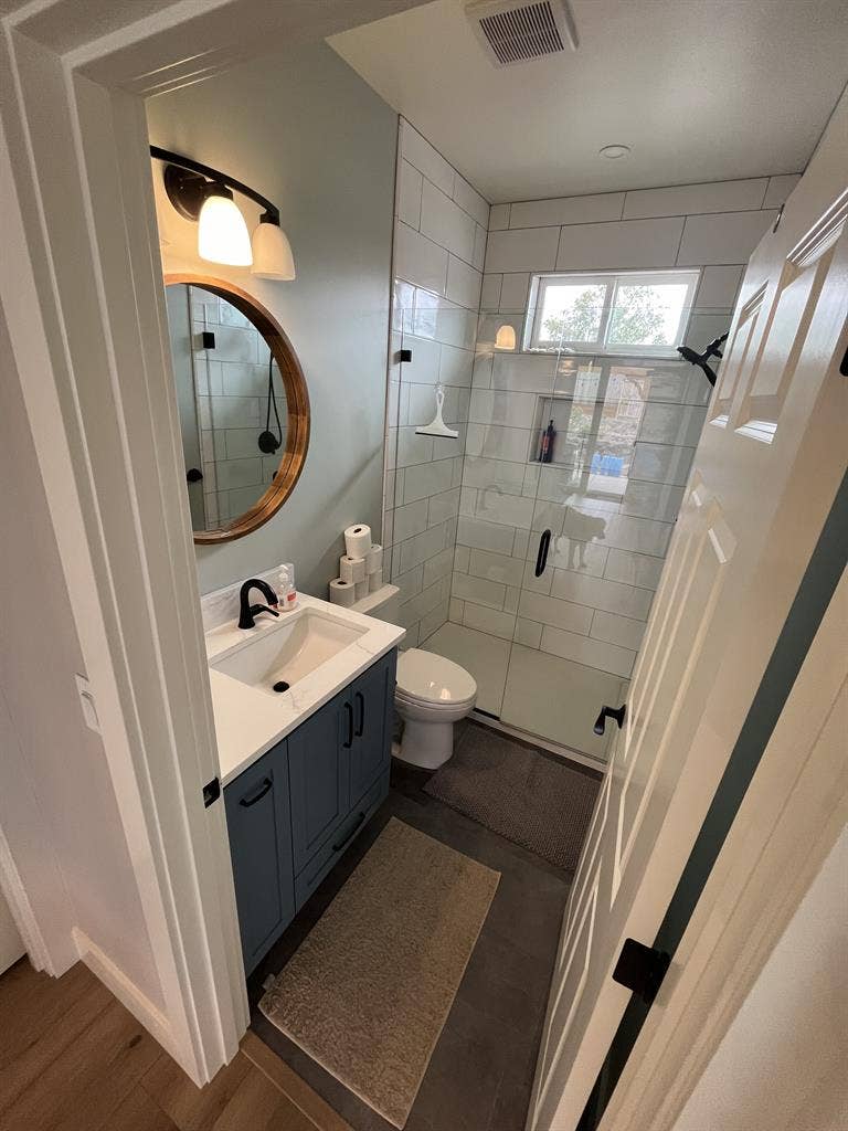 Room close to downtown & hospital