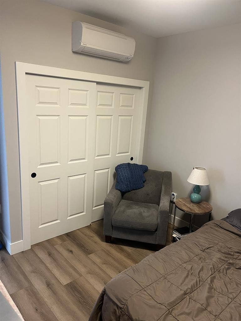 Room close to downtown & hospital
