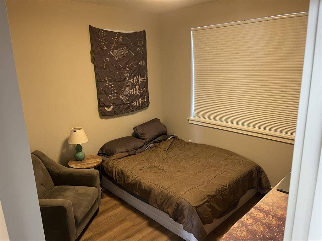 Room close to downtown & hospital