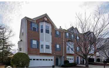 Available- 1 Bed and Bath / mo