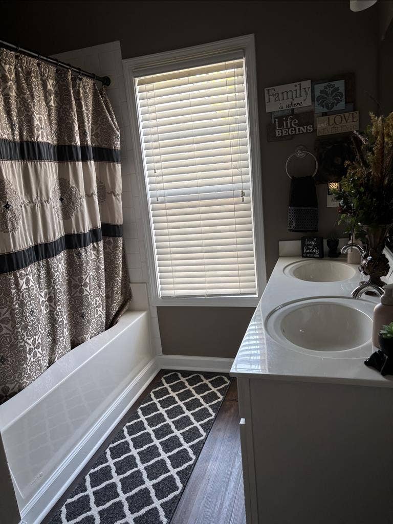 Available- 1 Bed and Bath / mo