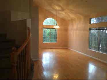 Need 4 roommates for 4 bd house