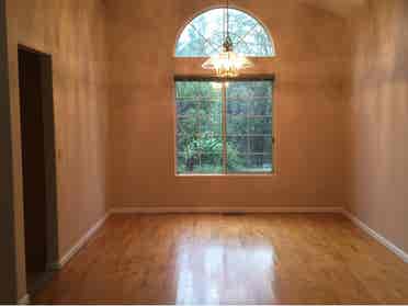 Need 4 roommates for 4 bd house