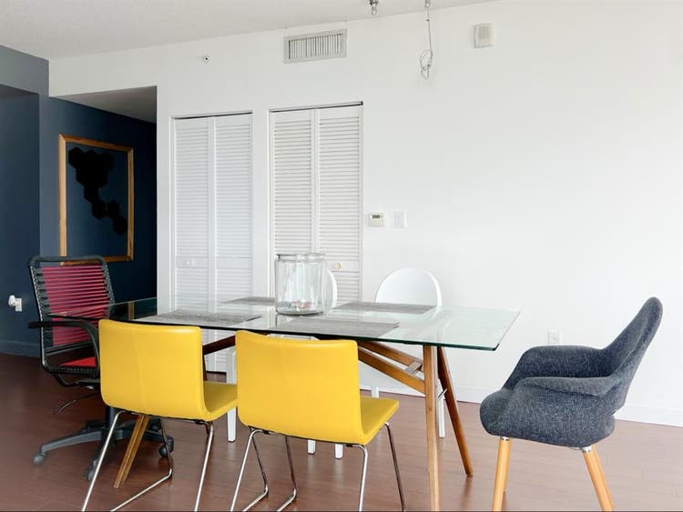 Private room w/bath Downtown Miami