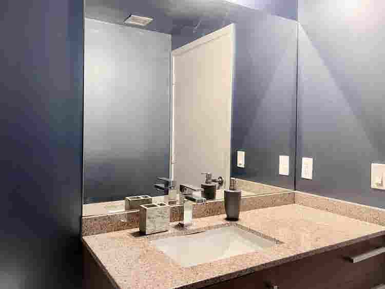 Private room w/bath Downtown Miami