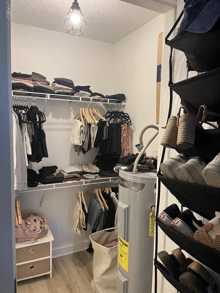 Studio apartment (take over lease)