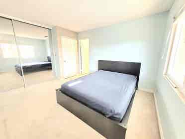 Mastr Bed Privt Bath Victoria Gardn