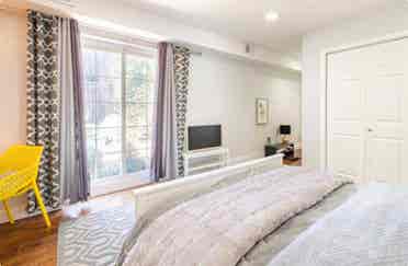 Room close to John Hopkins hospital