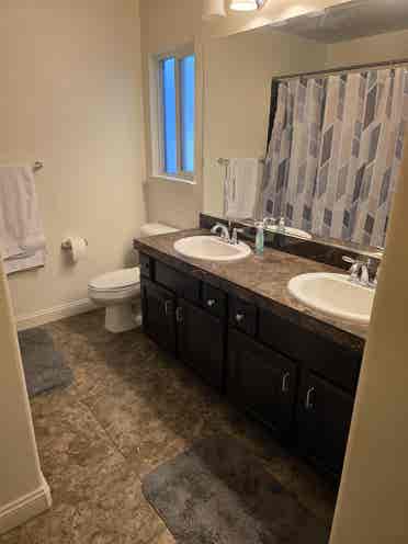 Priv room, pool, new floor/ paint