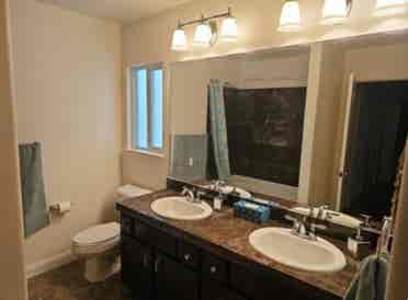Priv room, pool, new floor/ paint