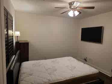 Priv room, pool, new floor/ paint