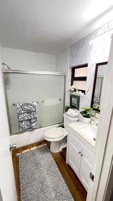 Private room/bath