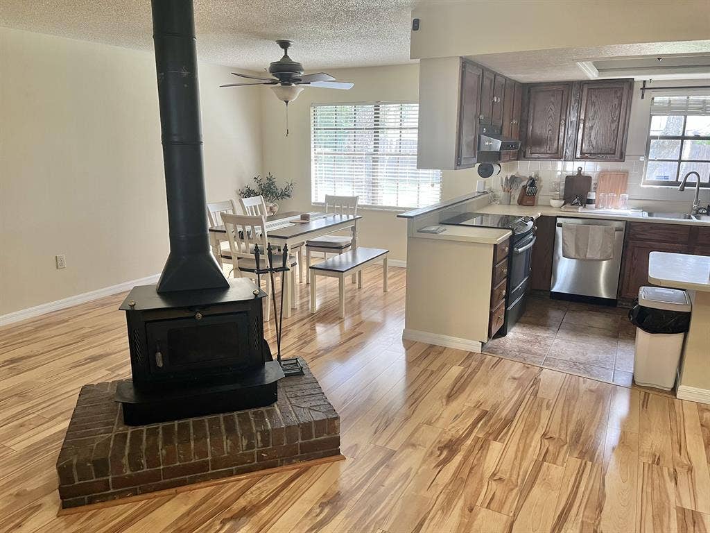 Clean Cozy Room in Lakeland, FL