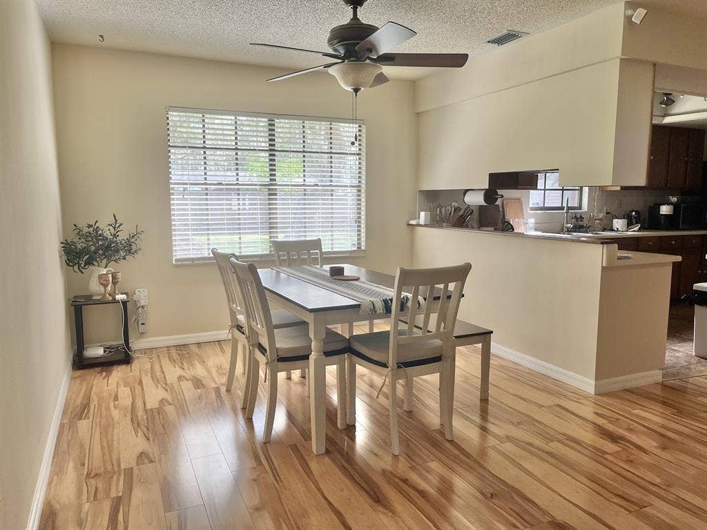 Clean Cozy Room in Lakeland, FL
