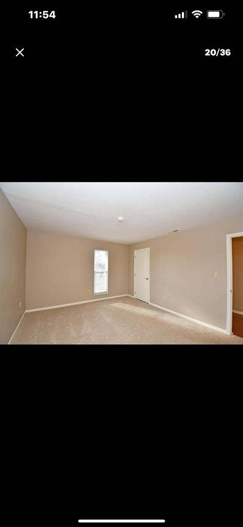 Room in a detached house
