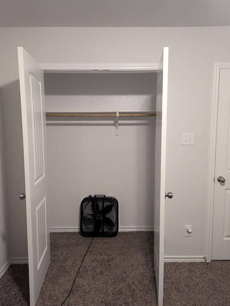 Looking for a female roommate