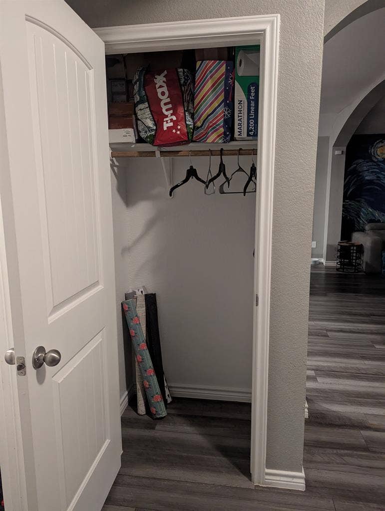Looking for a female roommate