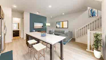 Master Room w/ Private Bathroom !
