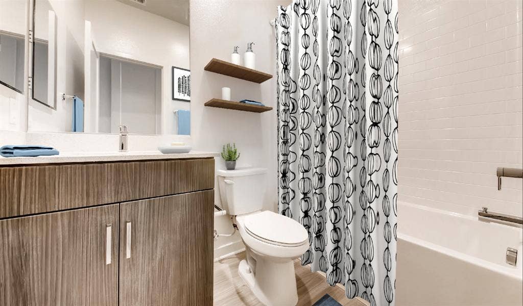 Master Room w/ Private Bathroom !
