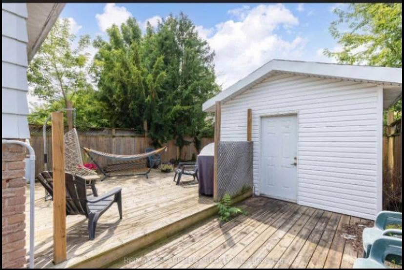 Room for rent starting May