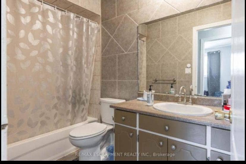 Room for rent starting May