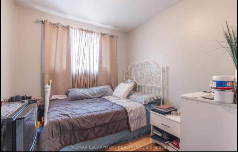 Room for rent starting May