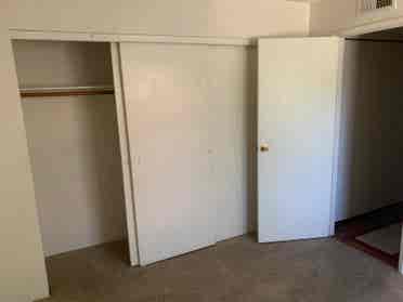 Looking to find a new roommate