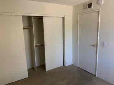 Looking to find a new roommate