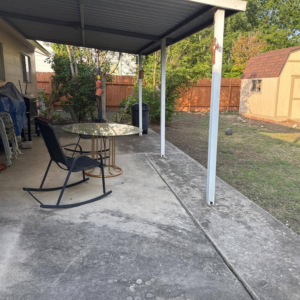 furnished room available to rent