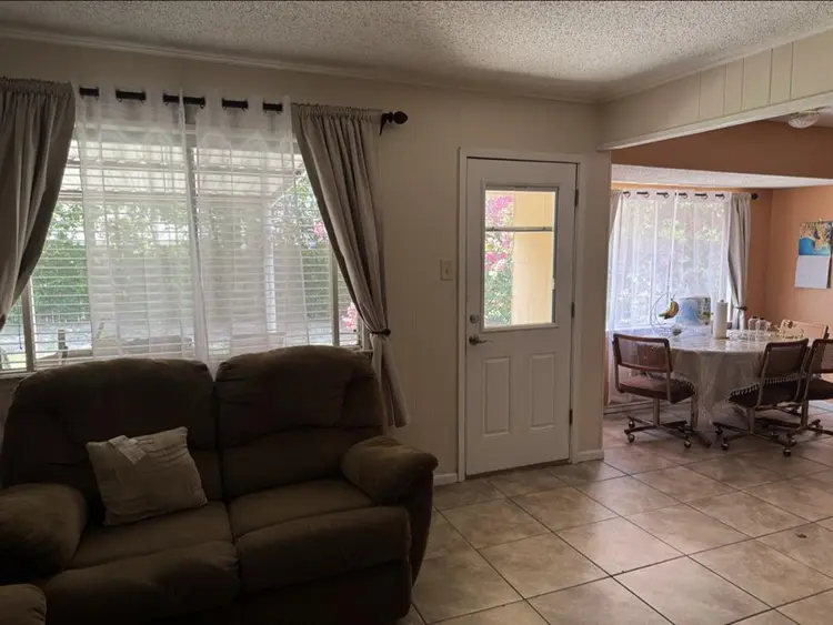 furnished room available to rent