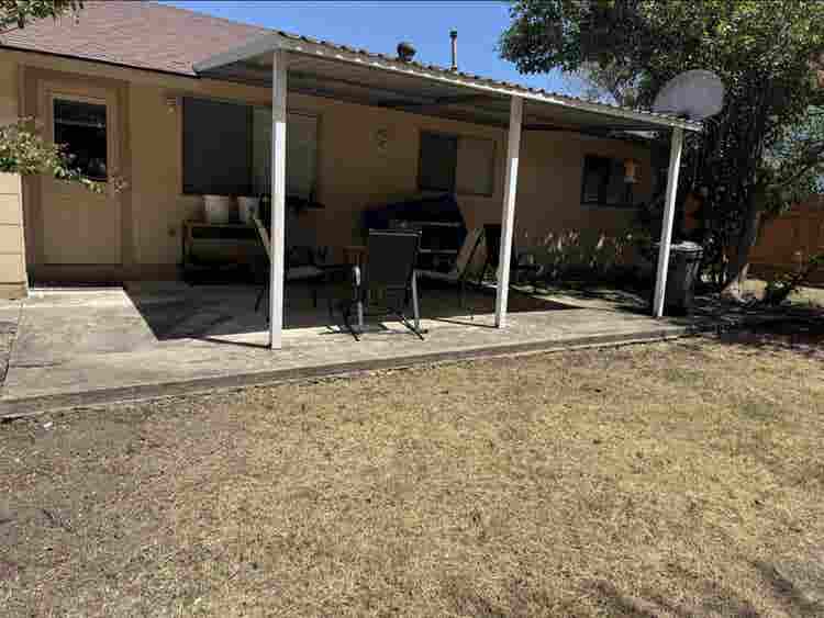 furnished room available to rent