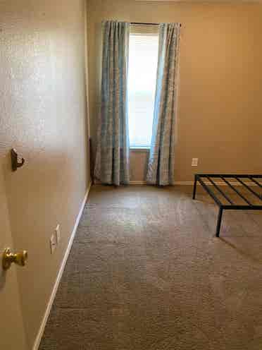 Looking for roommate in Roanoke TX