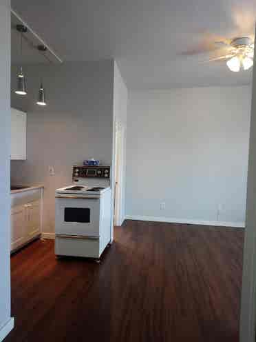 1 Bedroom Apartment/Private Laundry